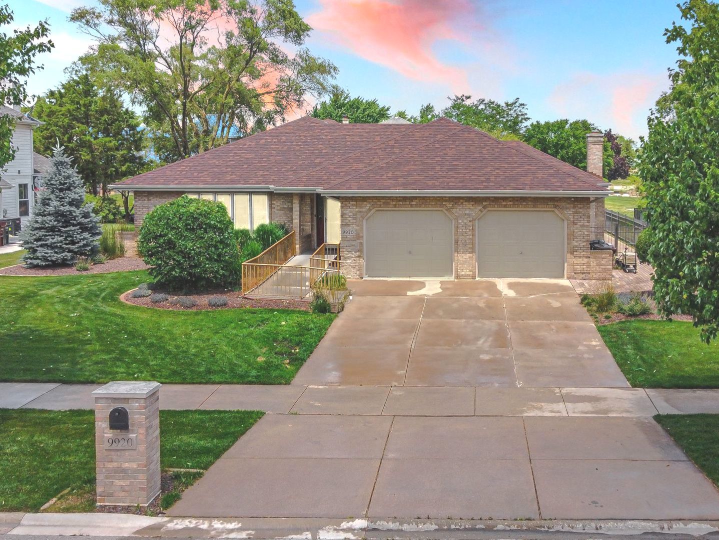 9920 Cambridge Drive Property Photo