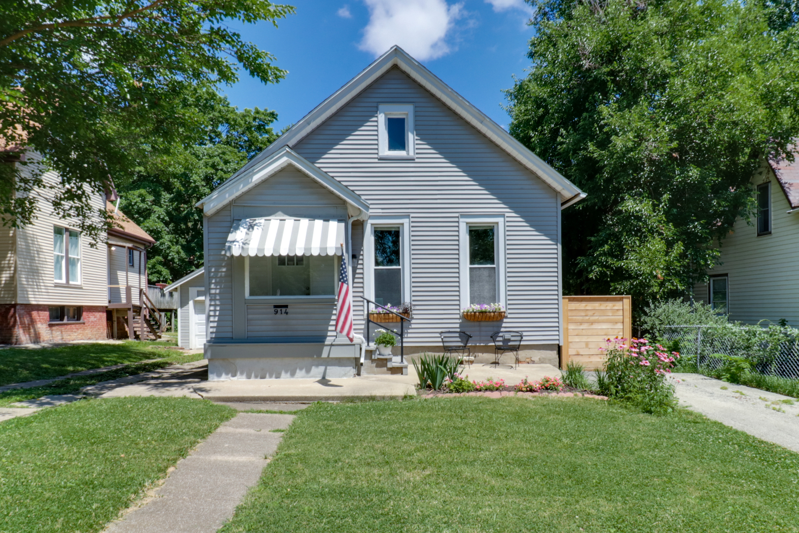 914 E Locust Street Property Photo 1