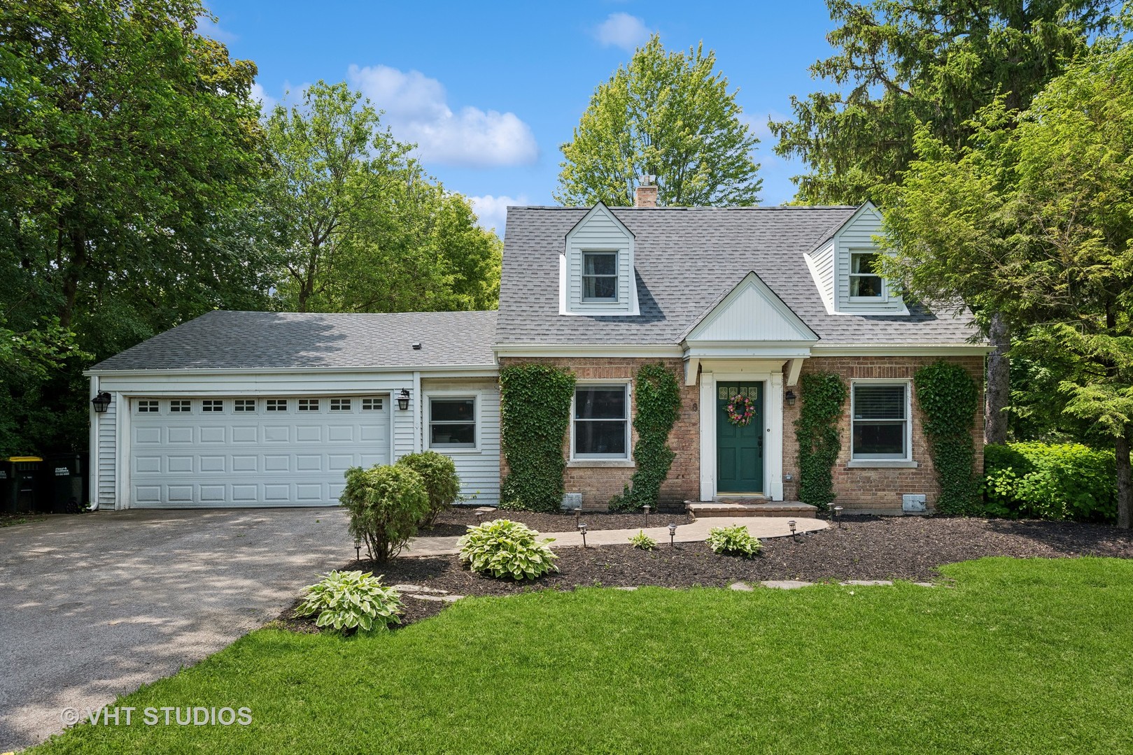 8 N Wheeling Road Property Photo 1