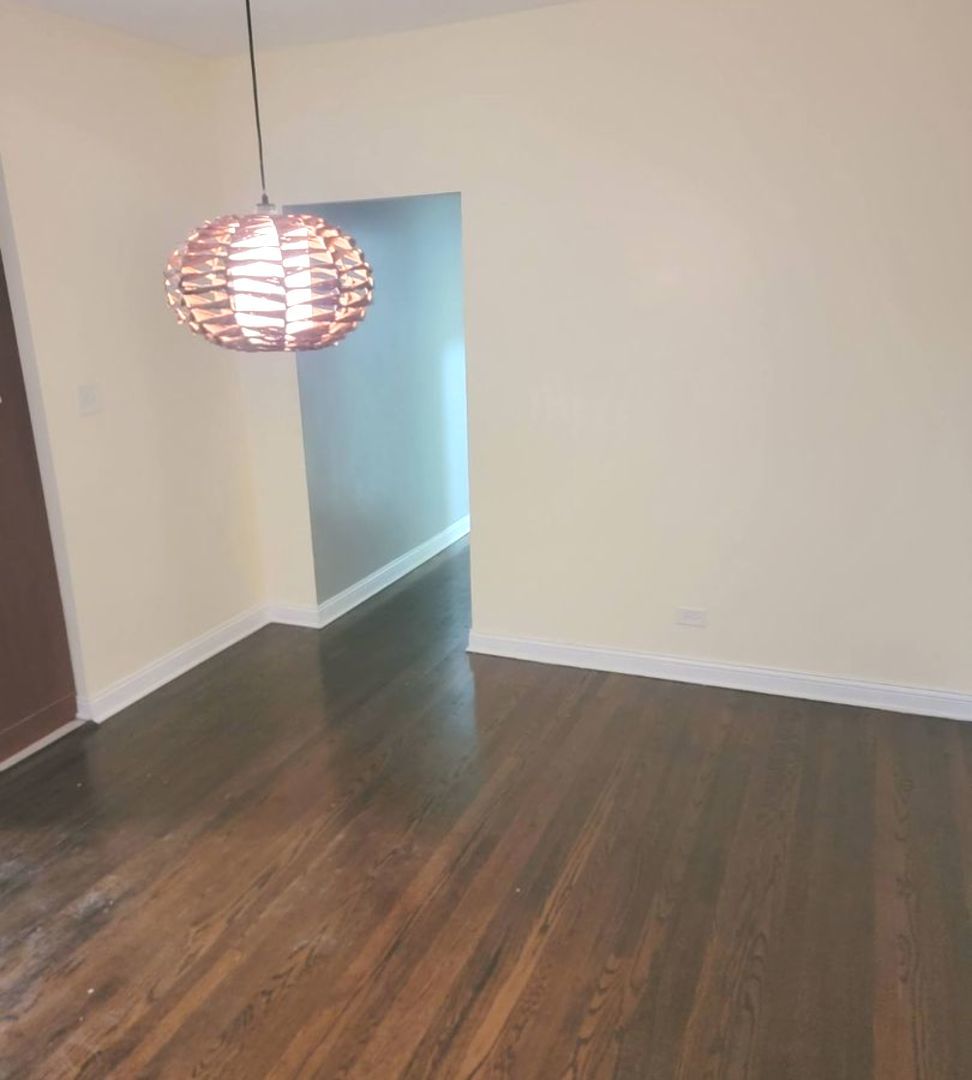 6639 S Rhodes Avenue Property Photo 14