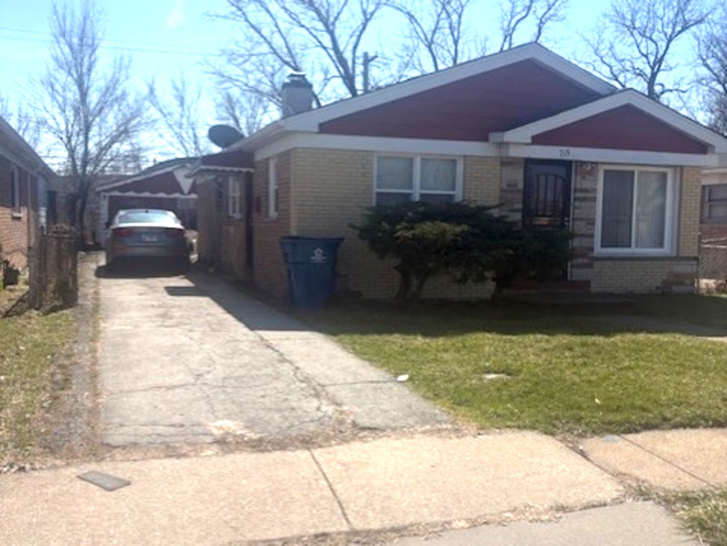 715 E 155th Court Property Photo 3