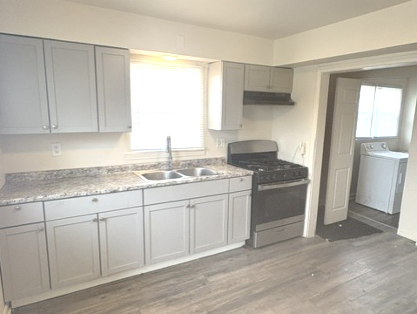 715 E 155th Court Property Photo 8