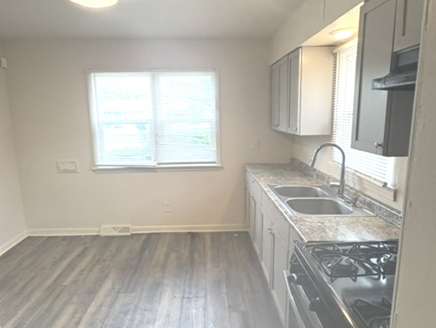 715 E 155th Court Property Photo 10