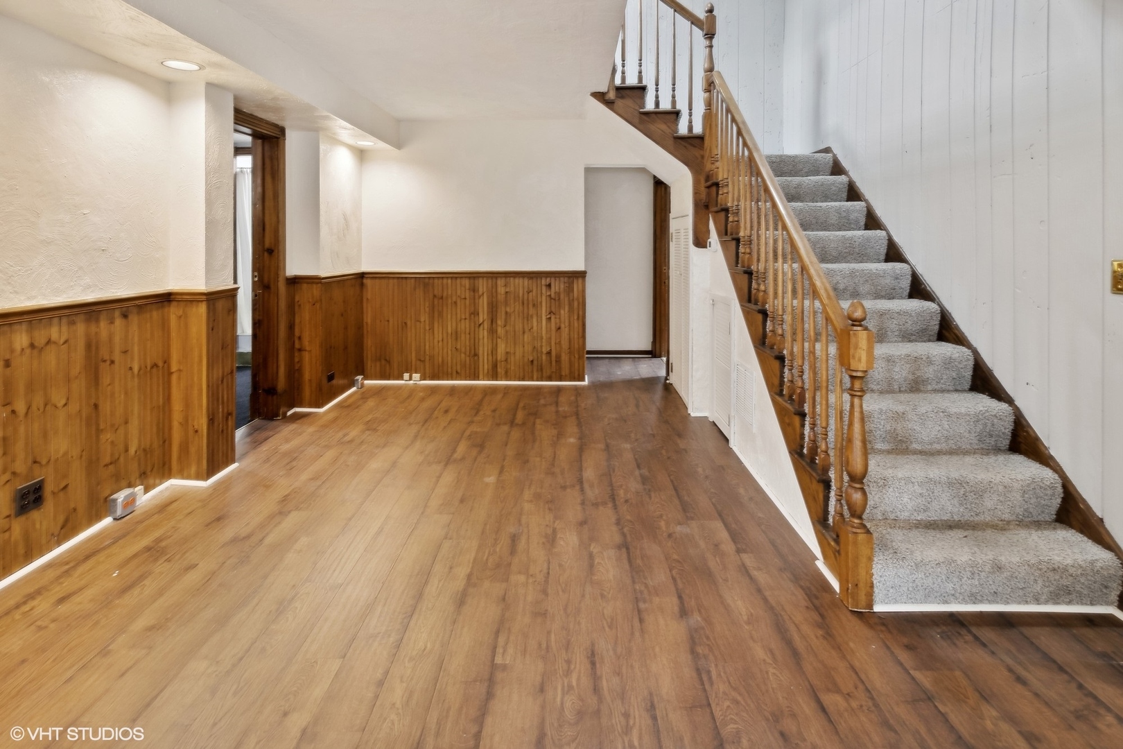 438 N Hough Street Property Photo 10