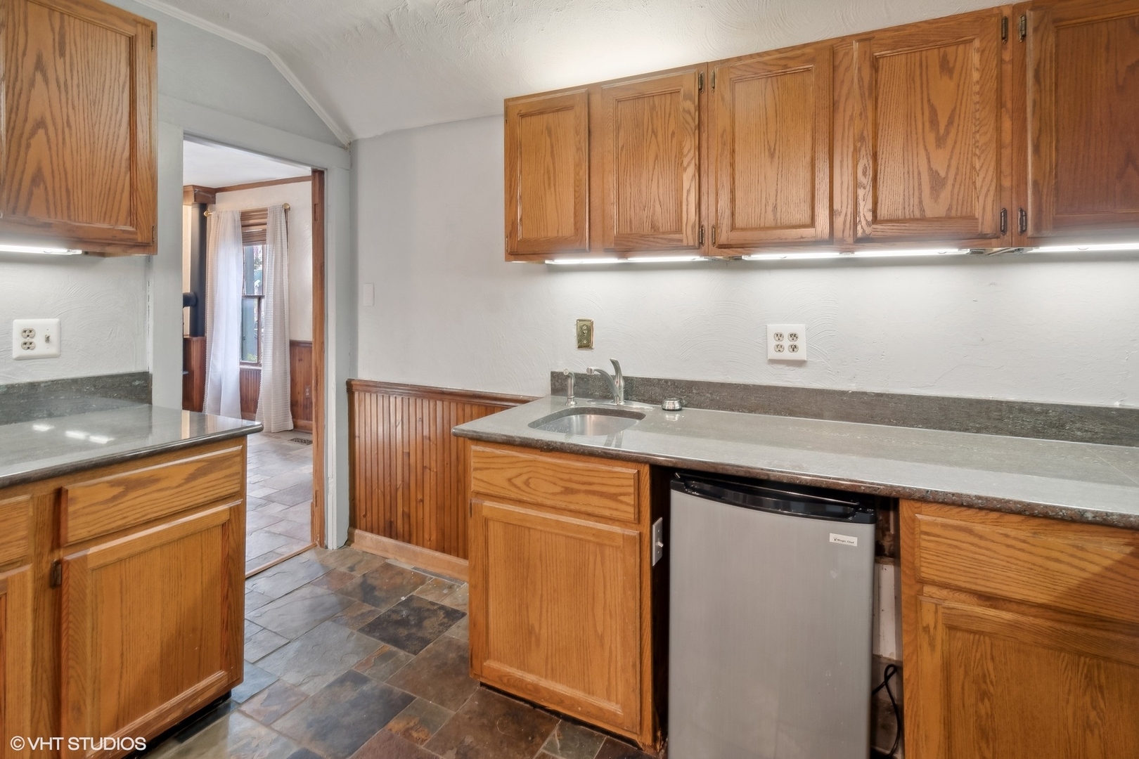 438 N Hough Street Property Photo 12