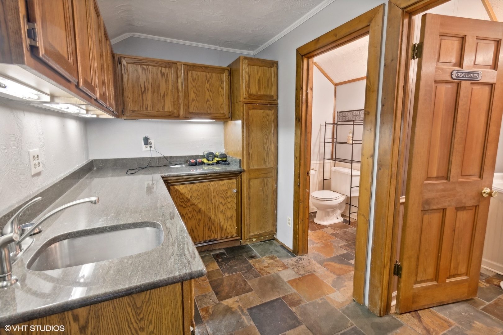 438 N Hough Street Property Photo 13