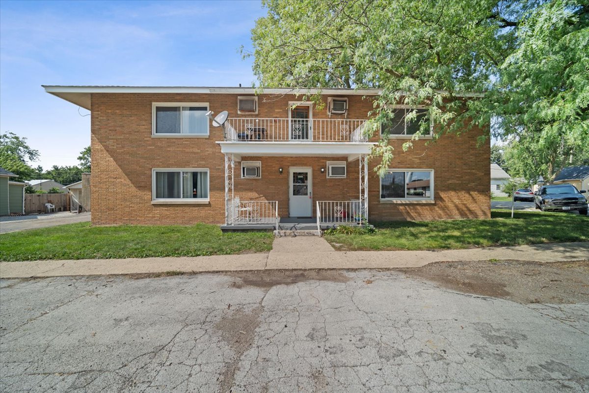 201 W Park Street Property Photo 1