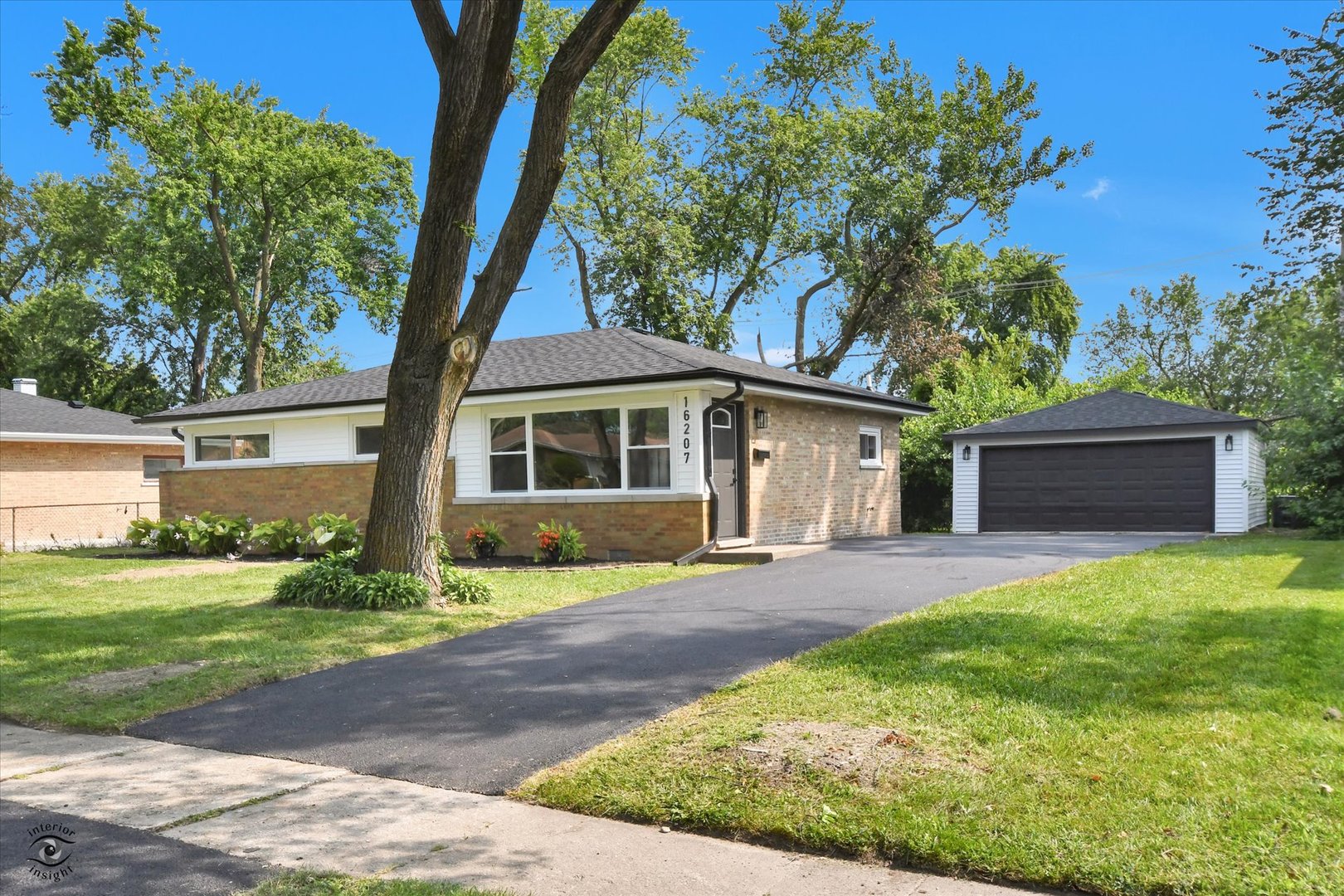 16207 Sussex Avenue Property Photo 1