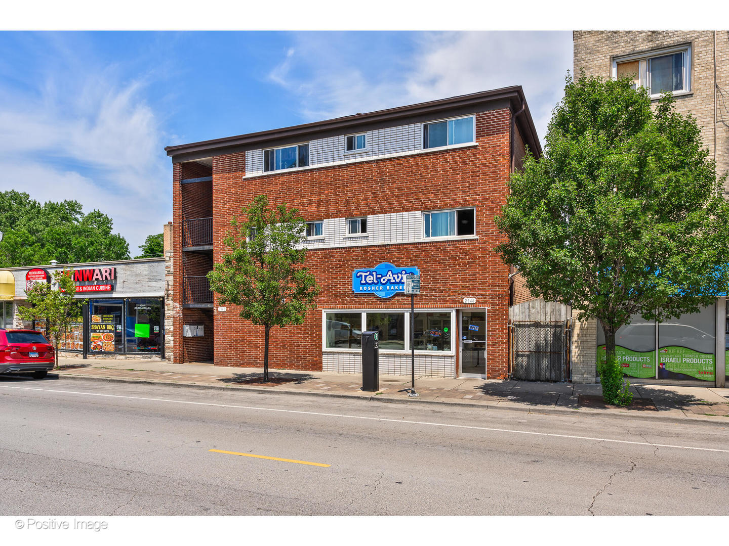 2944 W Devon Avenue Property Photo 1