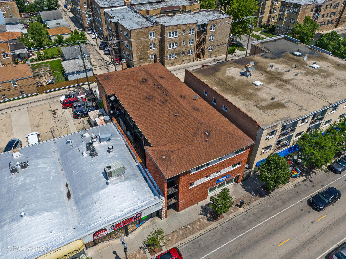 2944 W Devon Avenue Property Photo 4