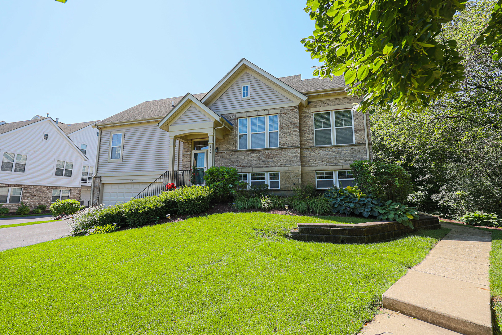 982 Indigo Court Property Photo 1