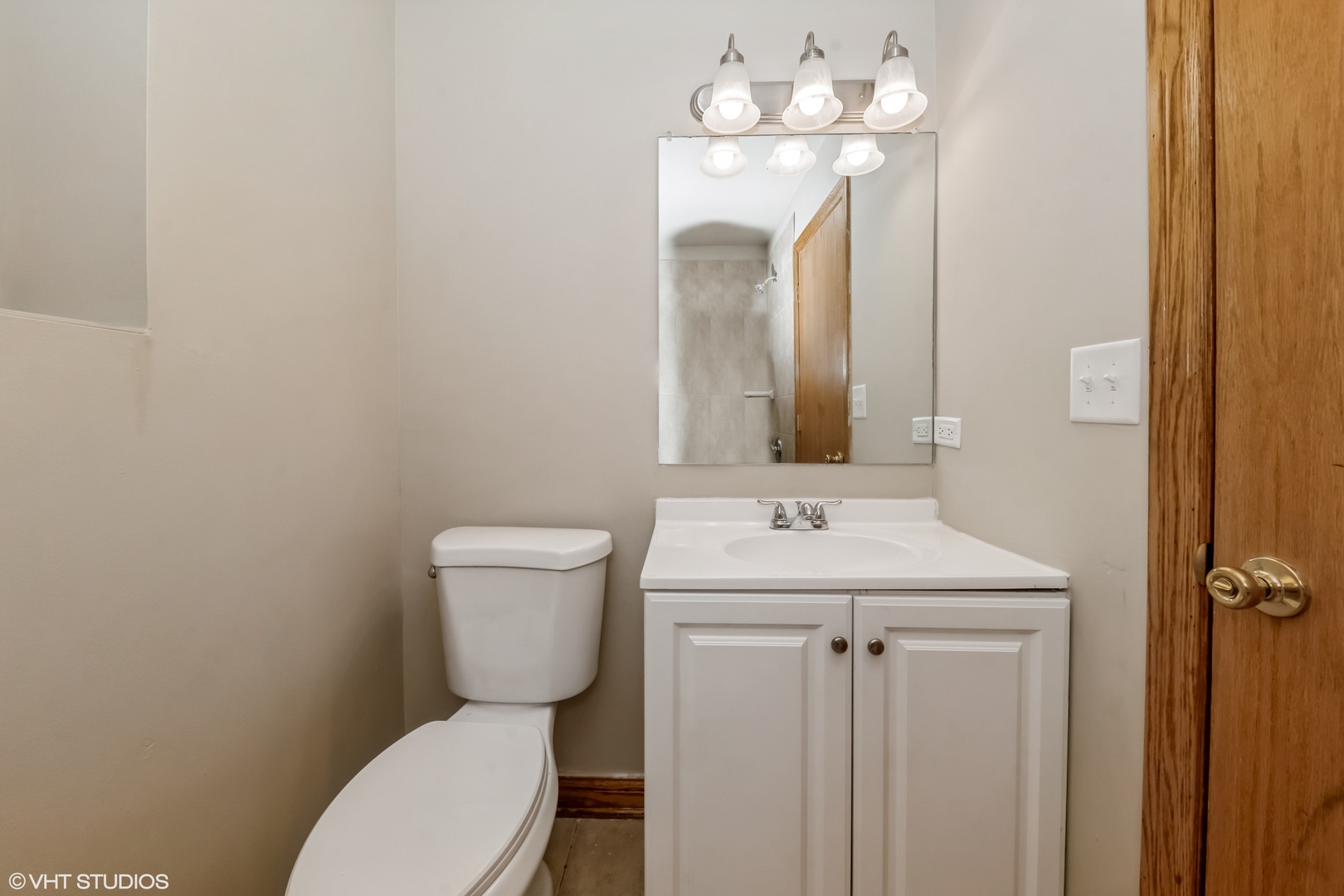 5316 S Kenneth Avenue 101 Property Photo 5
