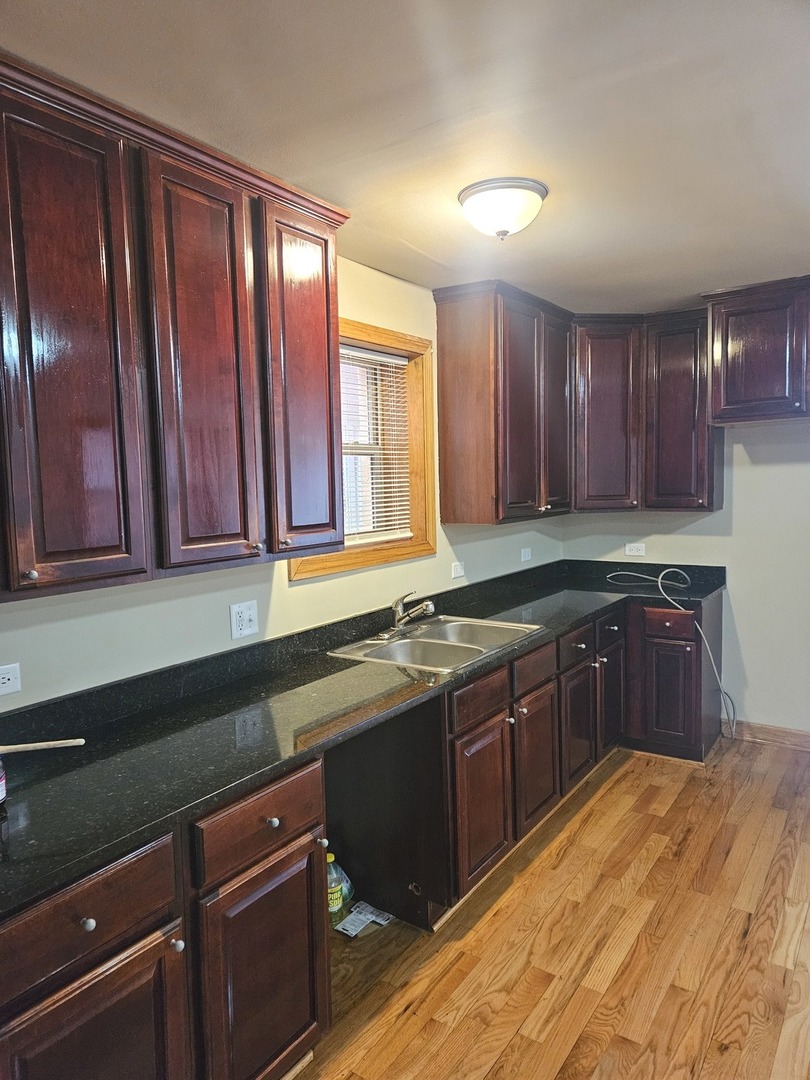 5316 S Kenneth Avenue 101 Property Photo 8