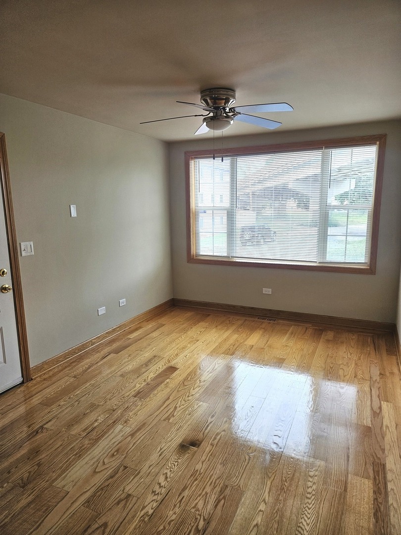 5316 S Kenneth Avenue 101 Property Photo 9