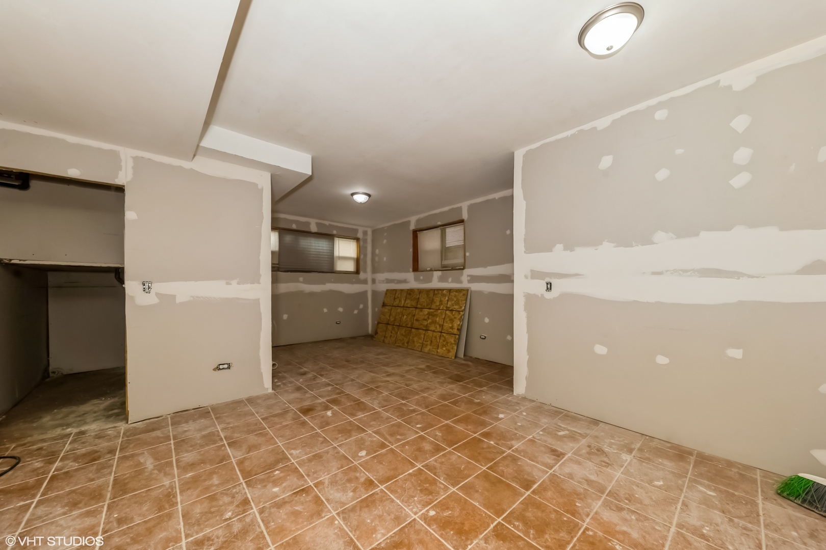 5316 S Kenneth Avenue 101 Property Photo 13