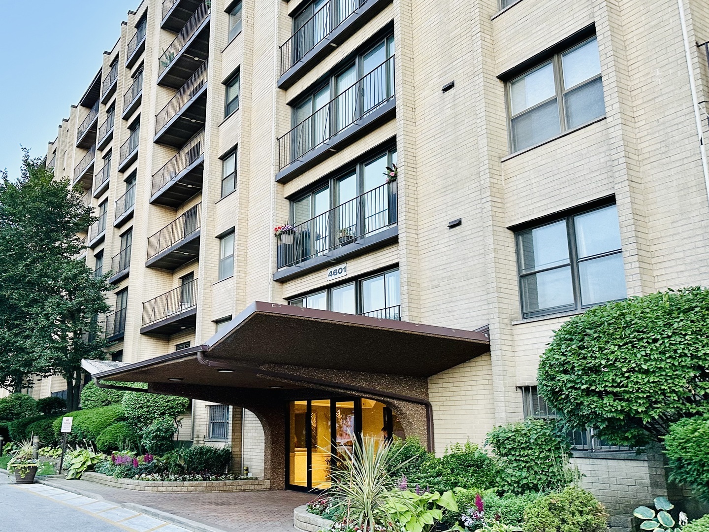 4601 W Touhy Avenue 506 Property Photo 1