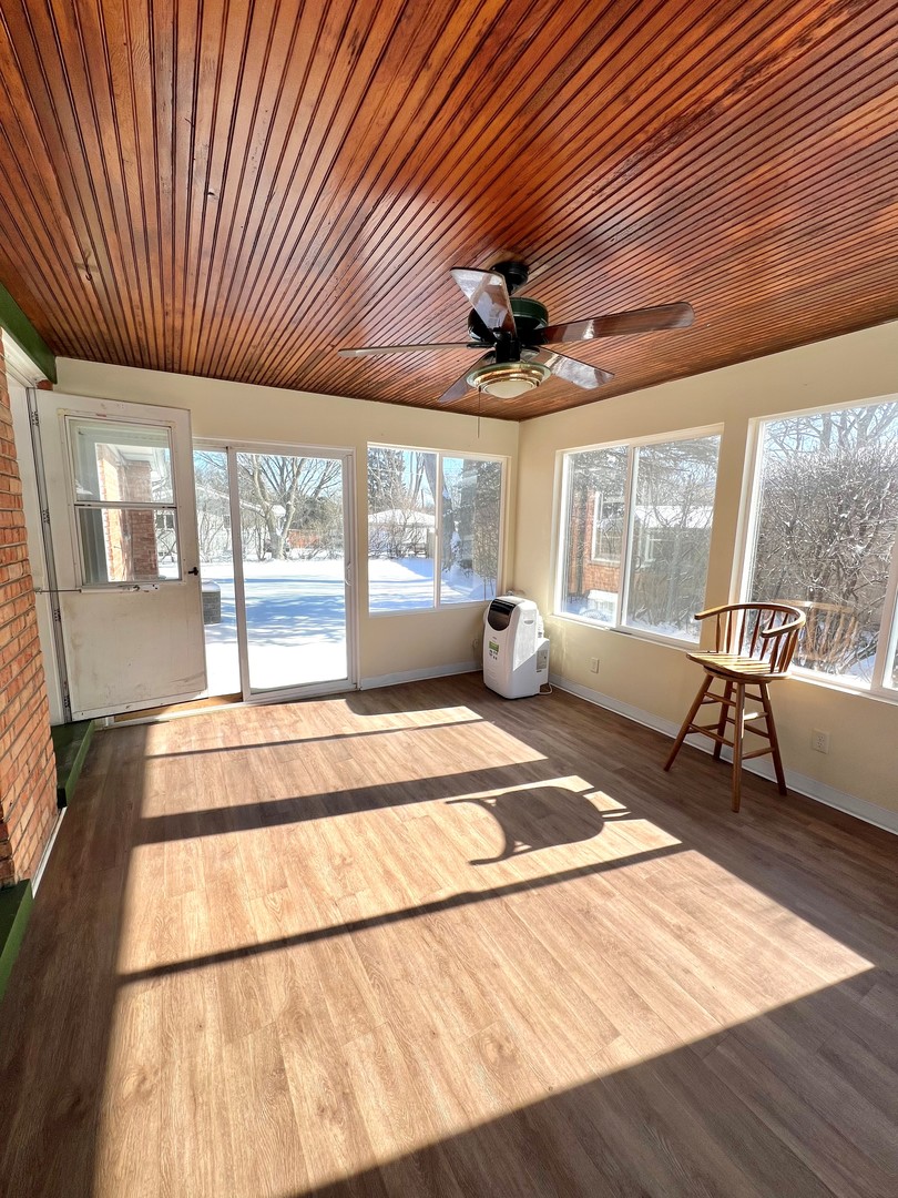 1725 Happ Road Property Photo 14