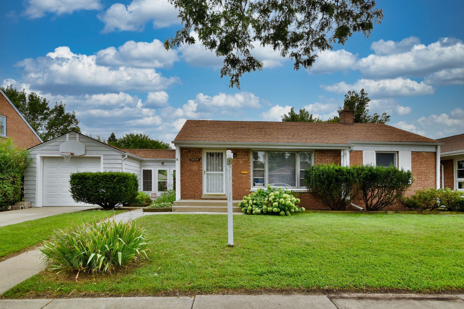 5005 Elm Street Property Photo 1