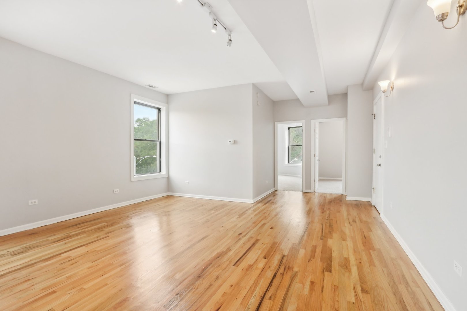 5900 S King Drive C-3 Property Photo 3