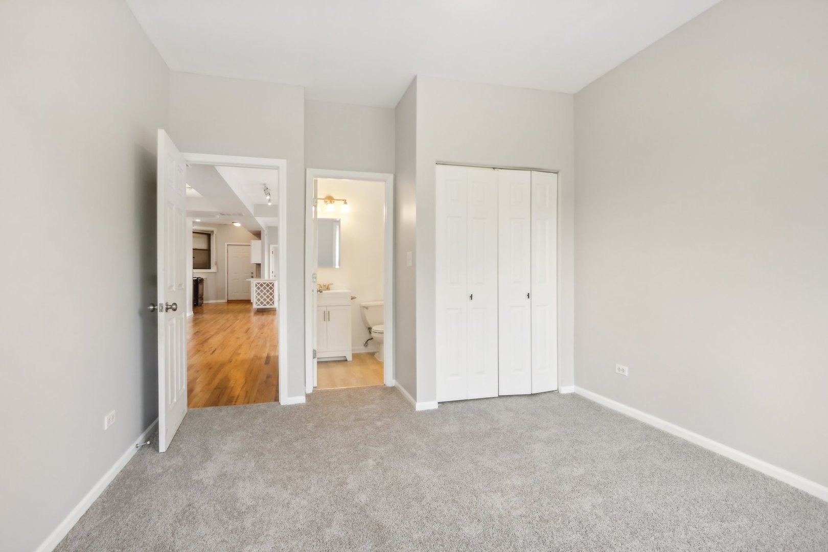 5900 S King Drive C-3 Property Photo 12