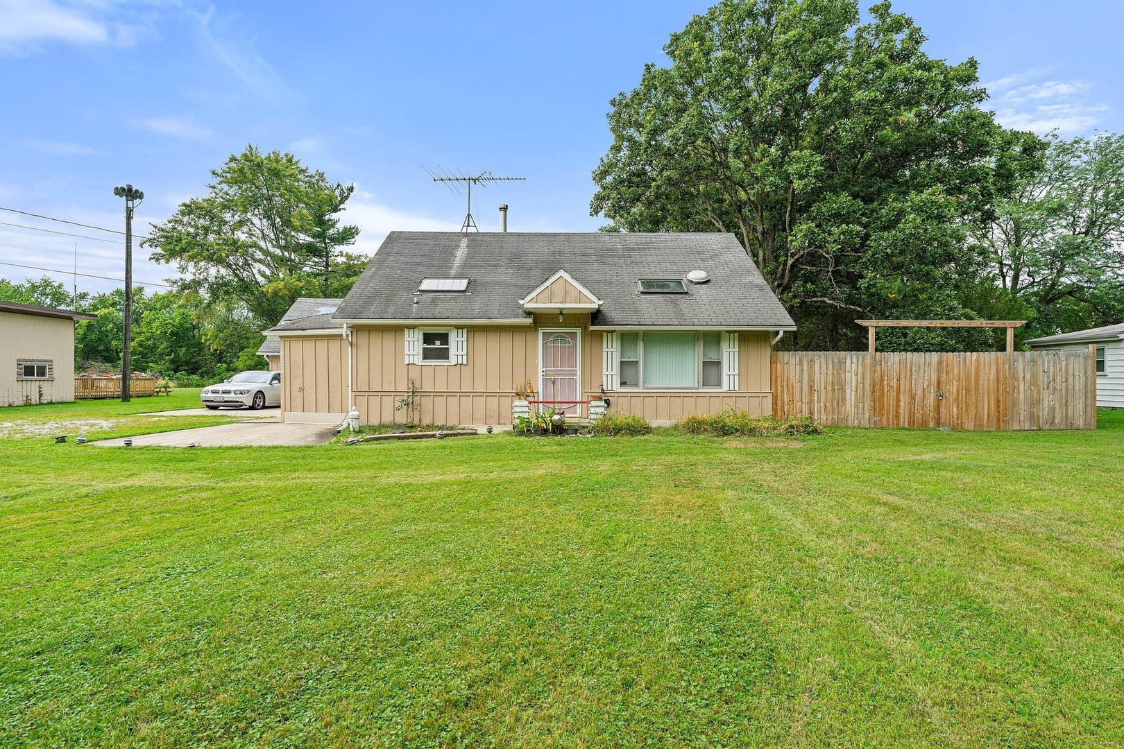 23928 S Kings Road Property Photo 1