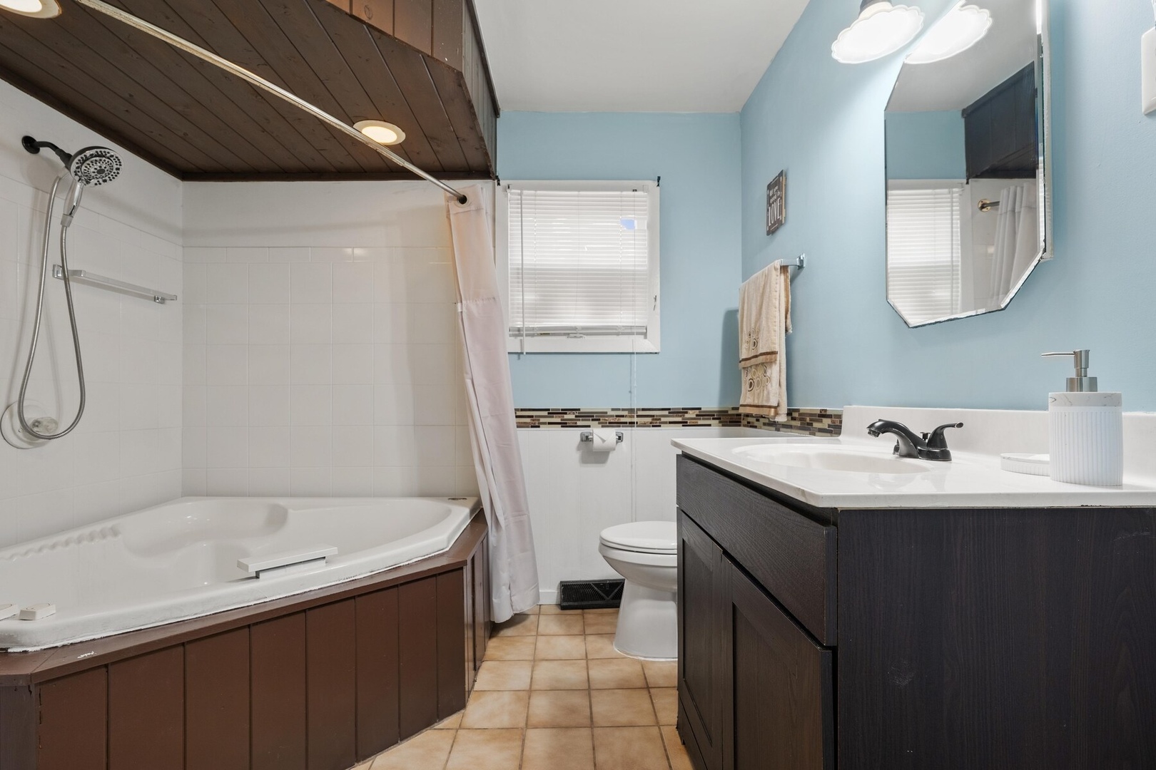 23928 S Kings Road Property Photo 4