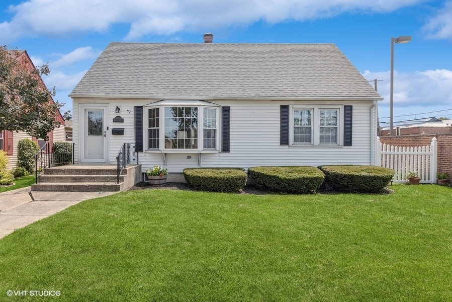 9429 Parkside Avenue Property Photo 1