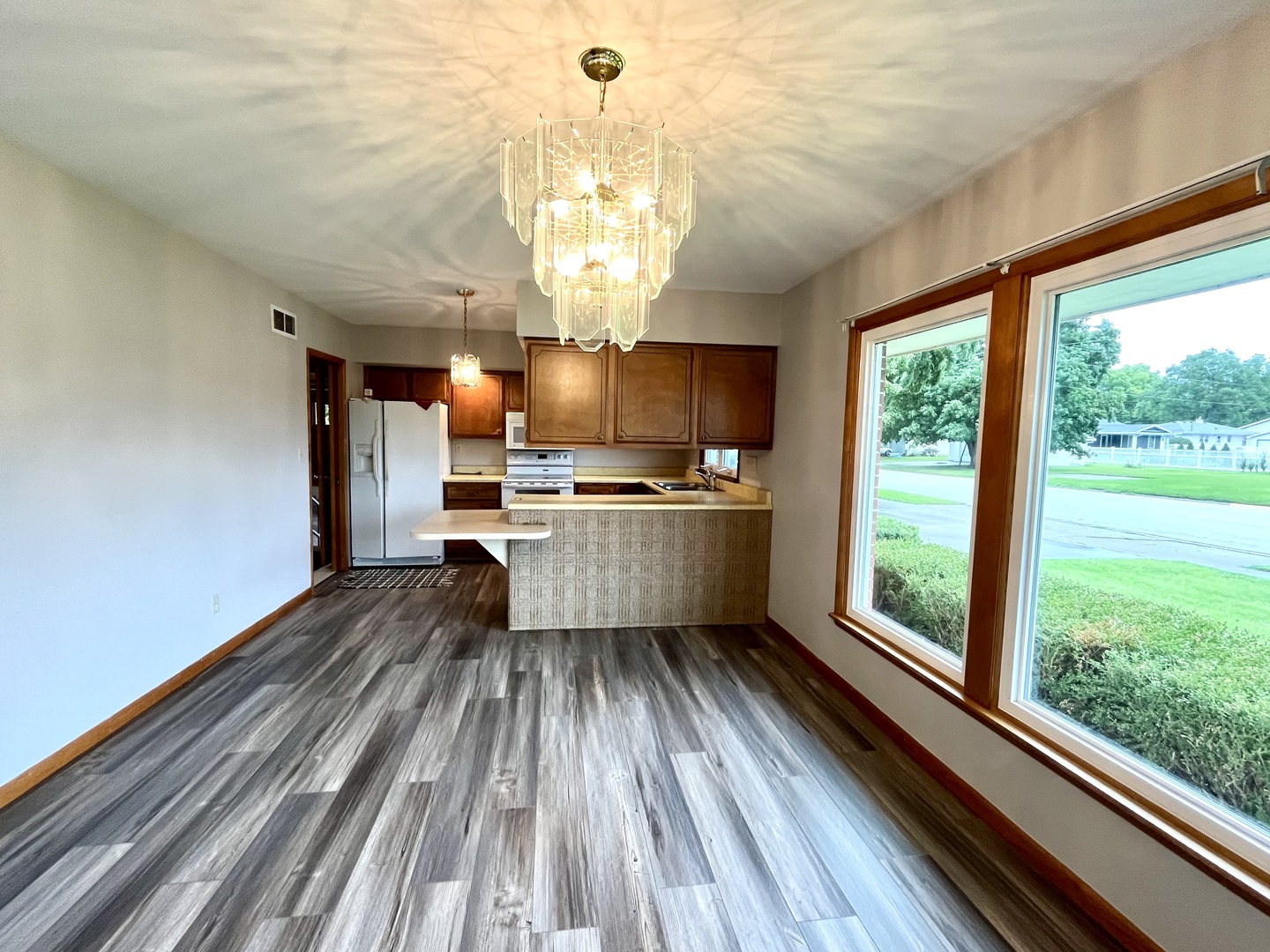 227 S 6th Street Property Photo 5