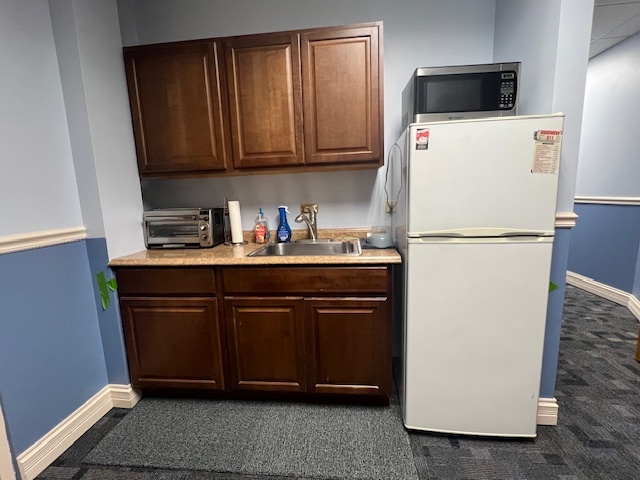 747 S Eastwood Drive Property Photo 10