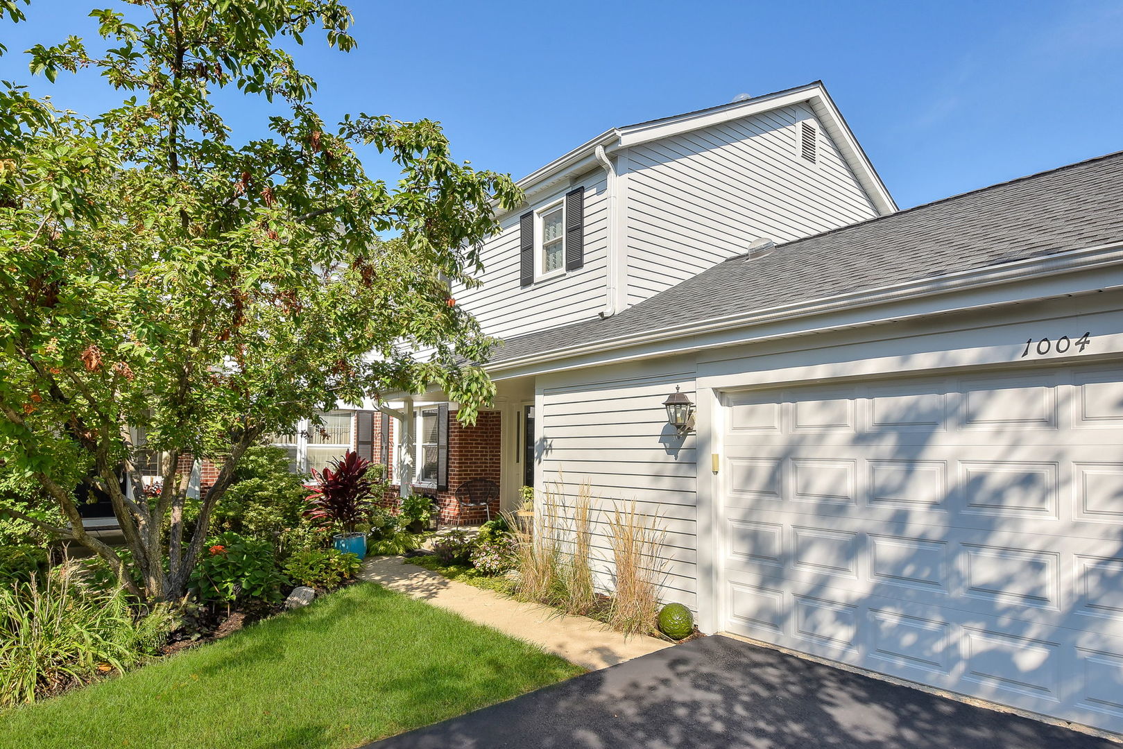 1004 Adare Drive Property Photo 1