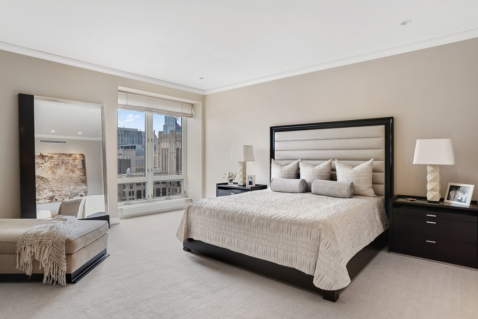 840 N Lake Shore Drive 2102 Property Photo 28