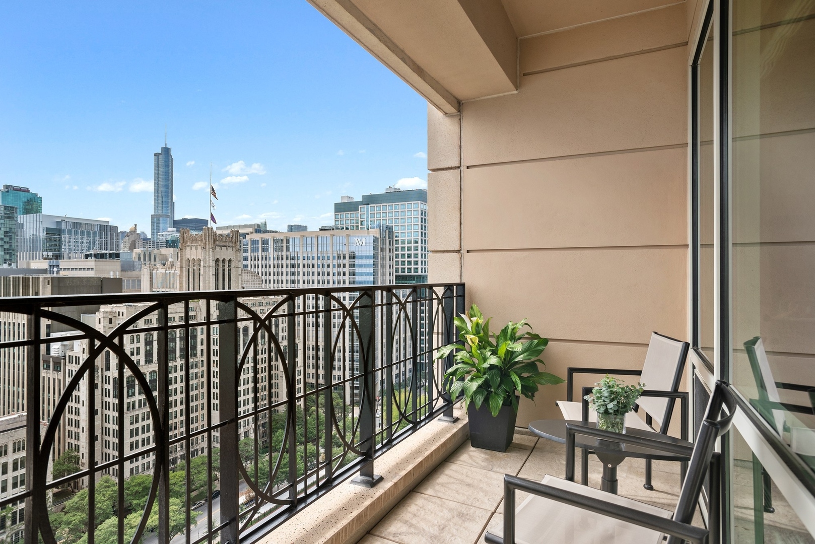 840 N Lake Shore Drive 2102 Property Photo 33