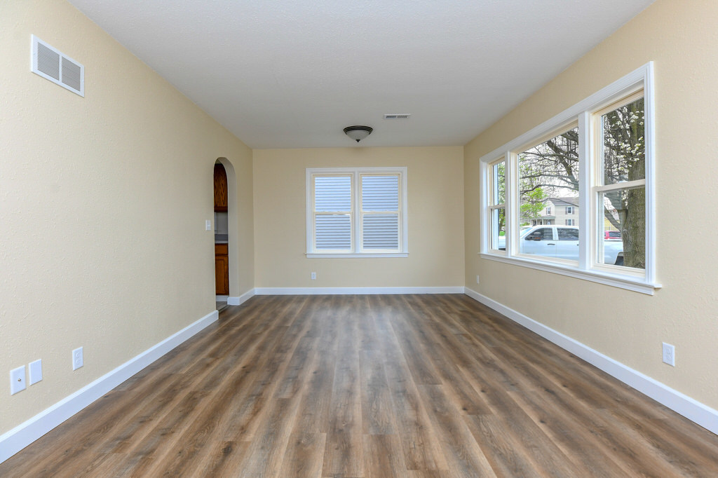 328 S Warren Street Property Photo 6