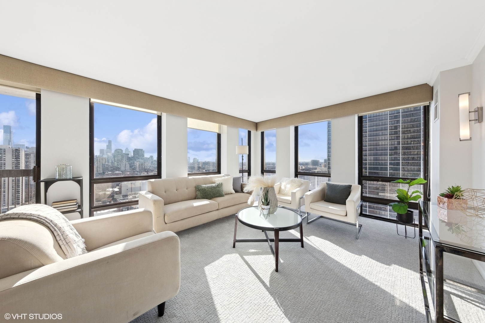 1660 N Lasalle Street 2202 Property Photo 4