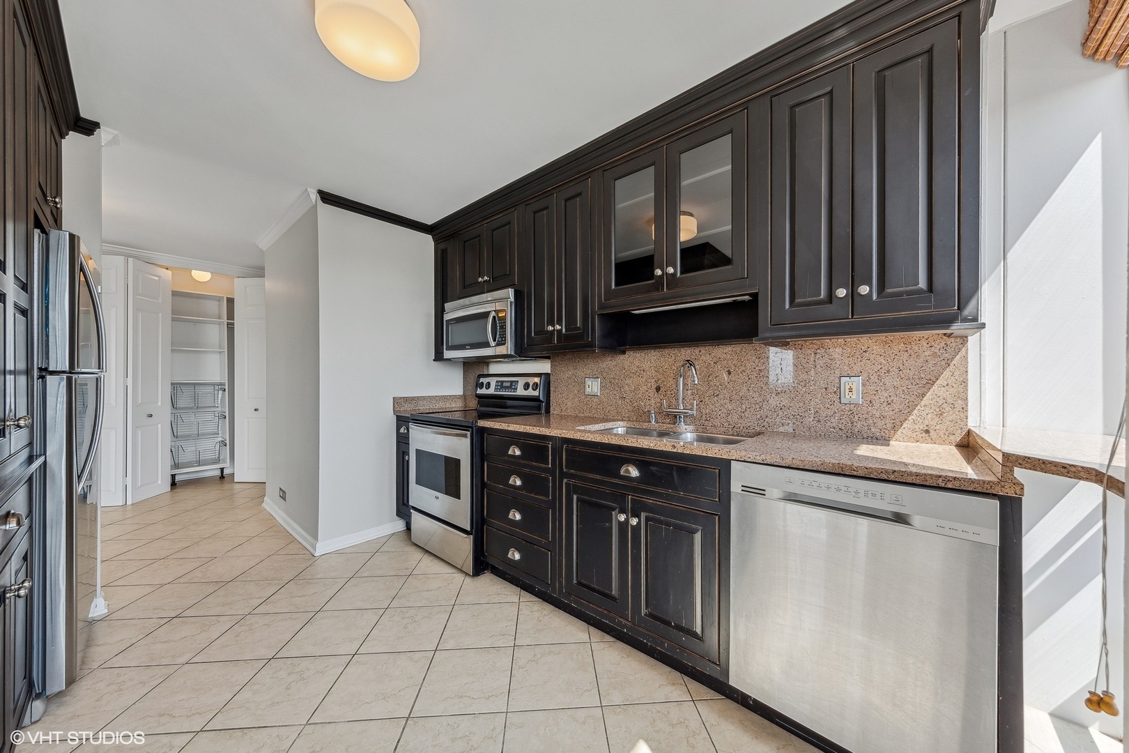 1660 N Lasalle Street 2202 Property Photo 10