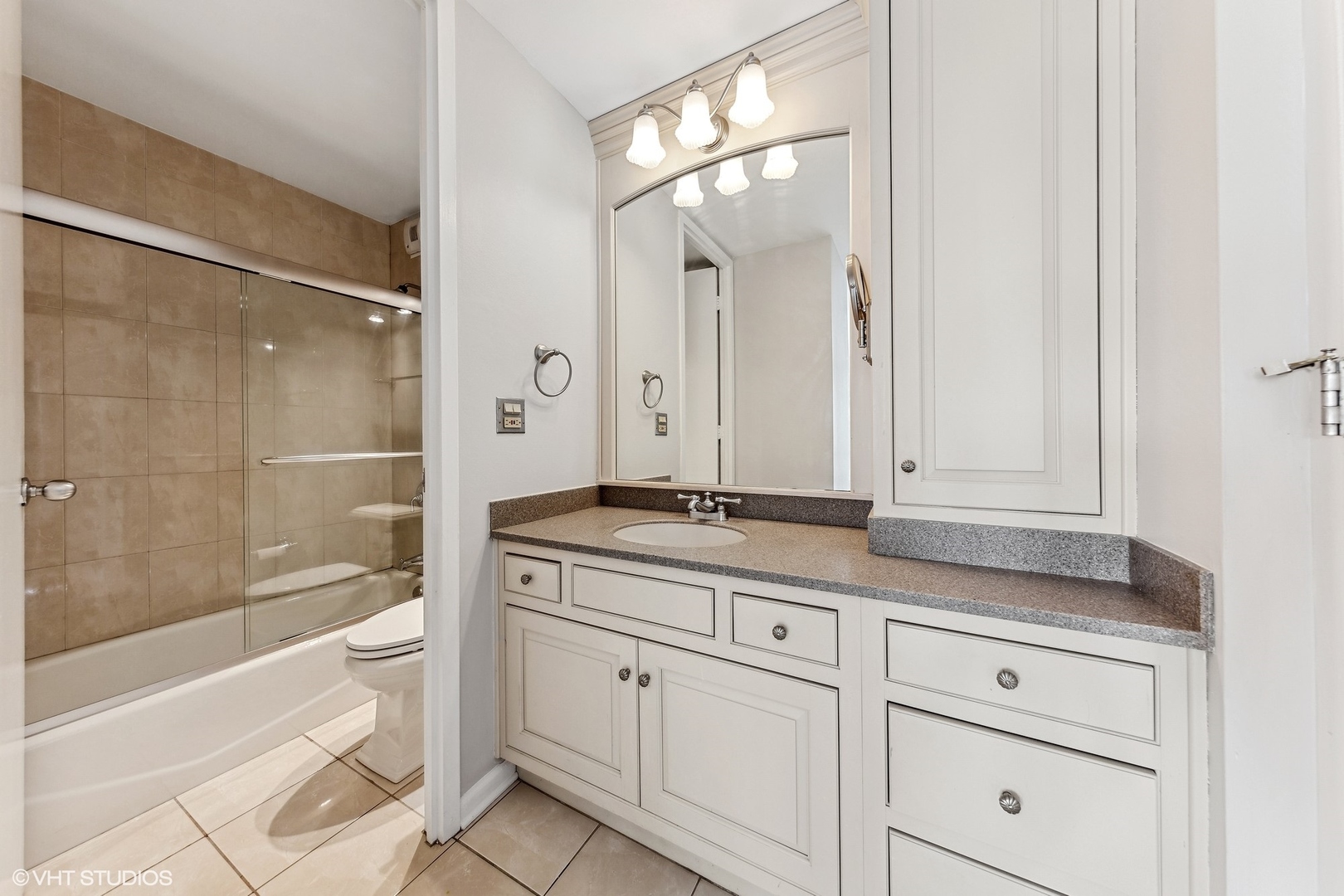 1660 N Lasalle Street 2202 Property Photo 12