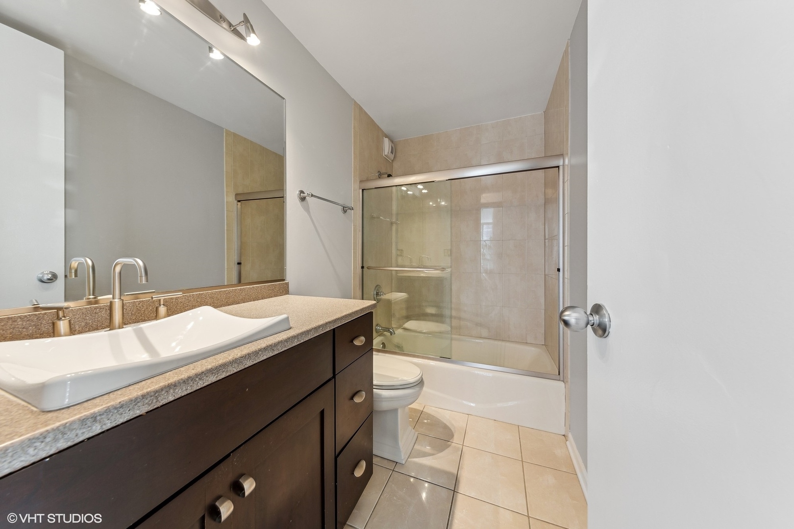 1660 N Lasalle Street 2202 Property Photo 15