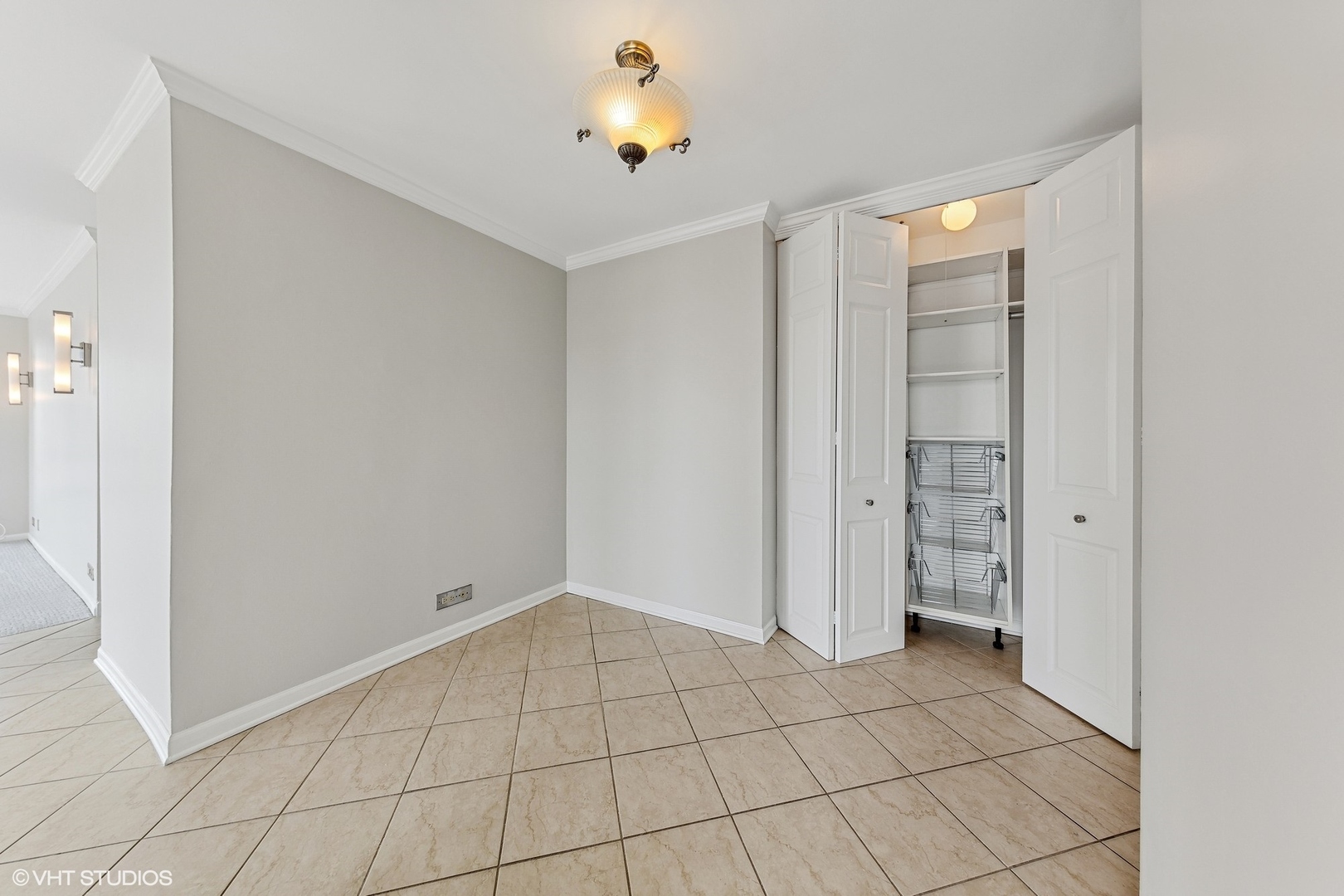 1660 N Lasalle Street 2202 Property Photo 16