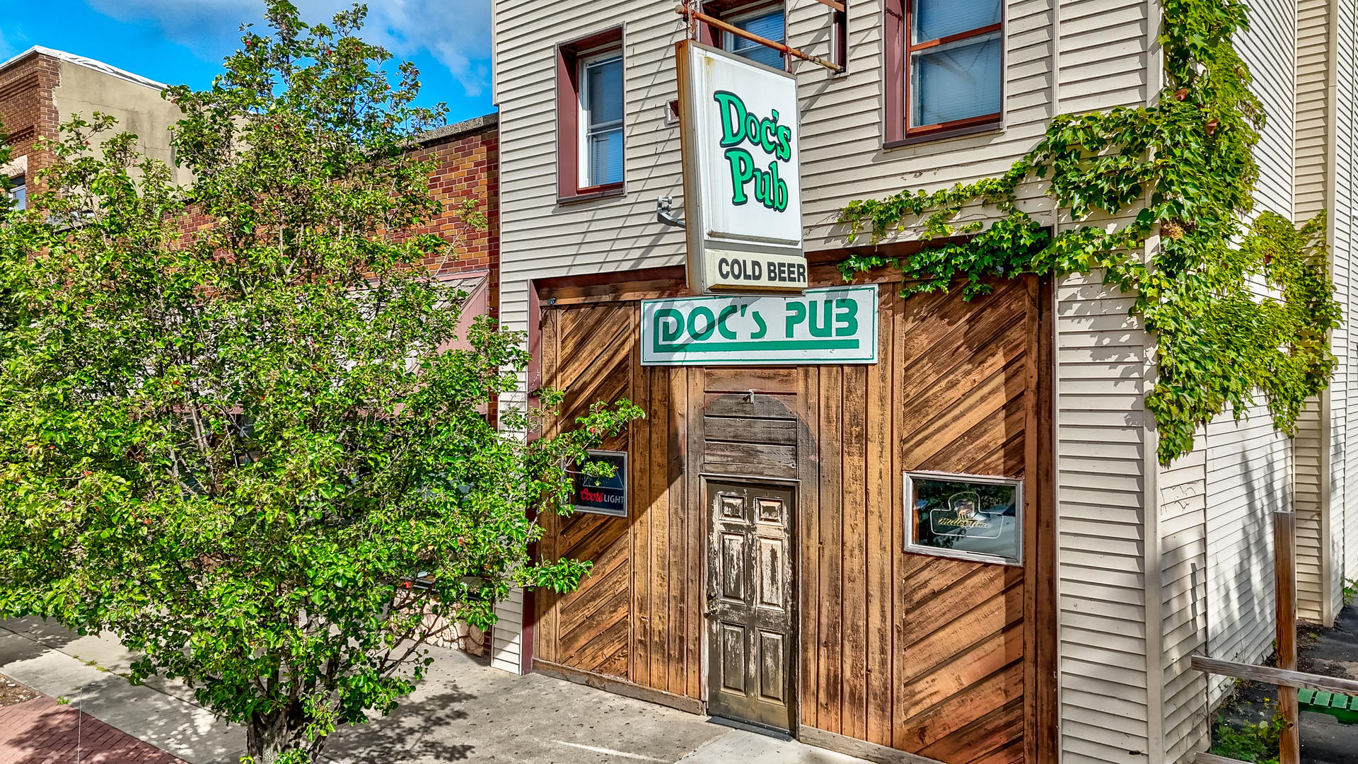 945 1st Street Property Photo 3