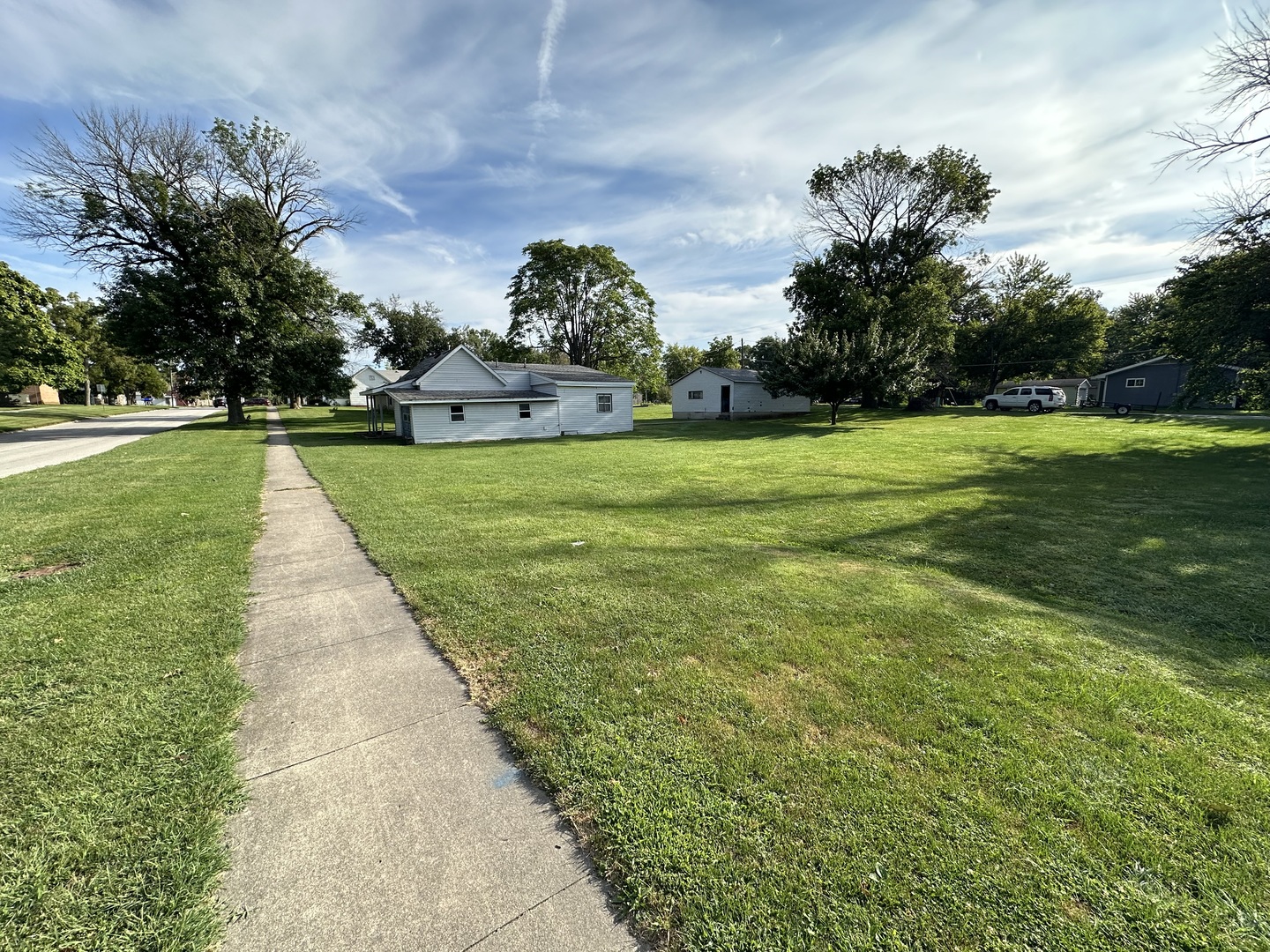 320 S Main Street Property Photo 4