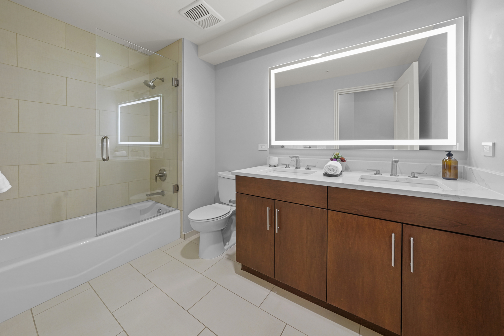 850 N Lake Shore Drive 204 Property Photo 12