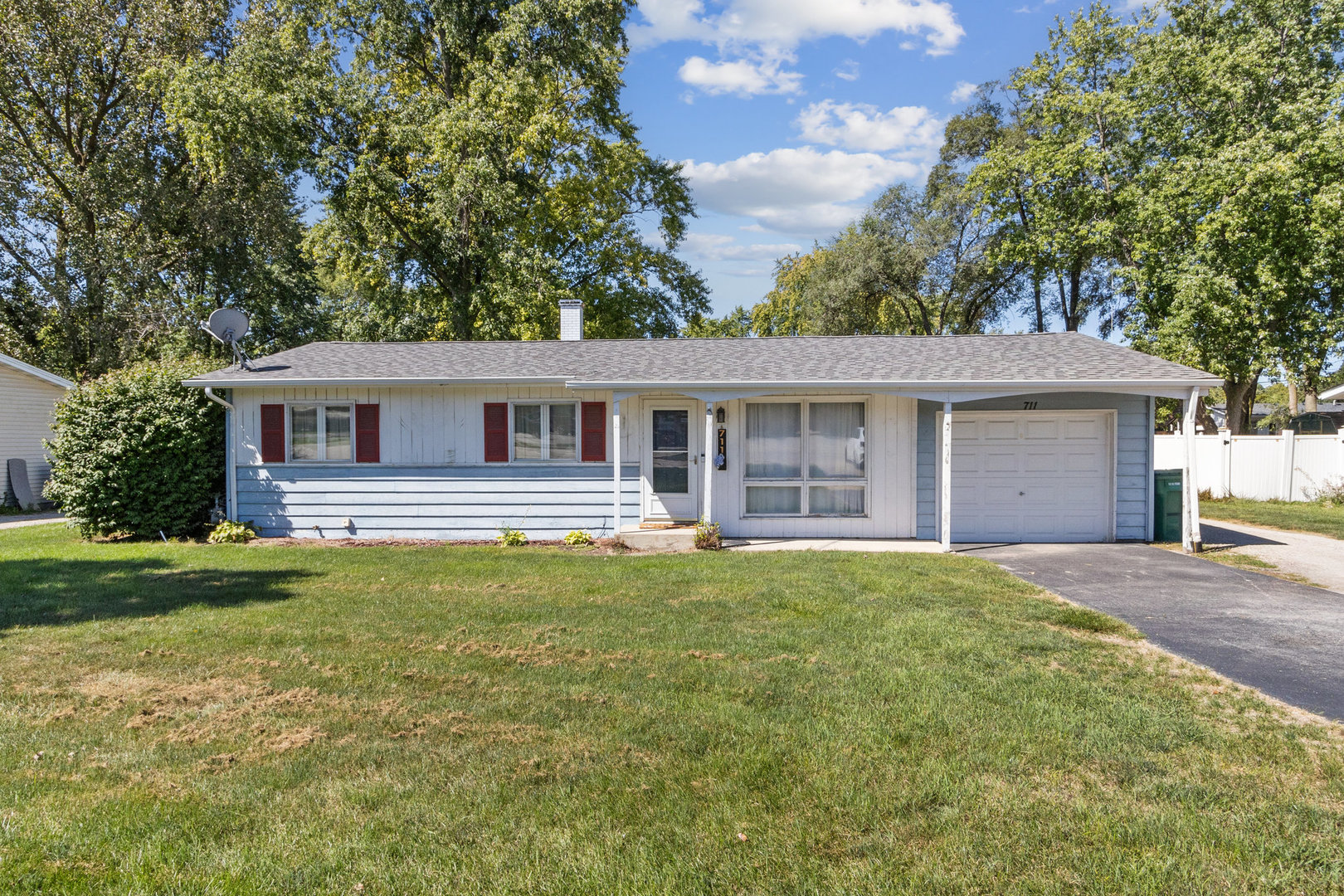 711 Cottage Street Property Photo 1