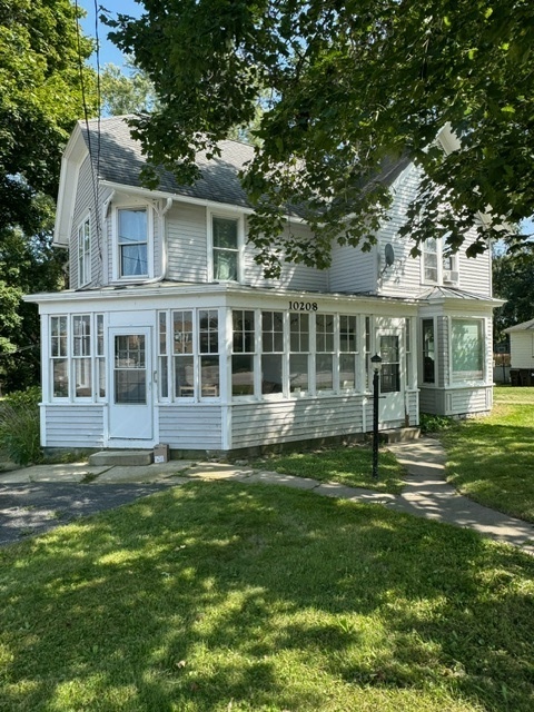 10208 Main Street Property Photo