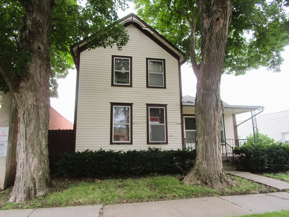 111 S Elm Street Property Photo 1