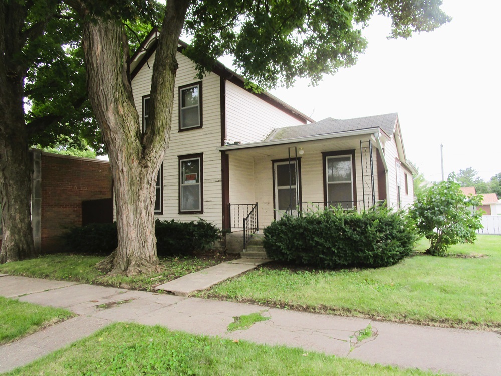 111 S Elm Street Property Photo 2