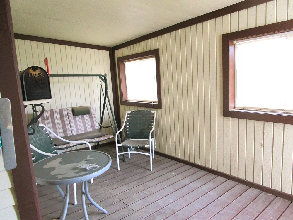 111 S Elm Street Property Photo 11