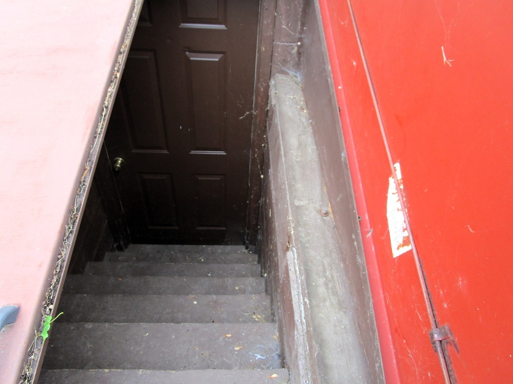 111 S Elm Street Property Photo 12