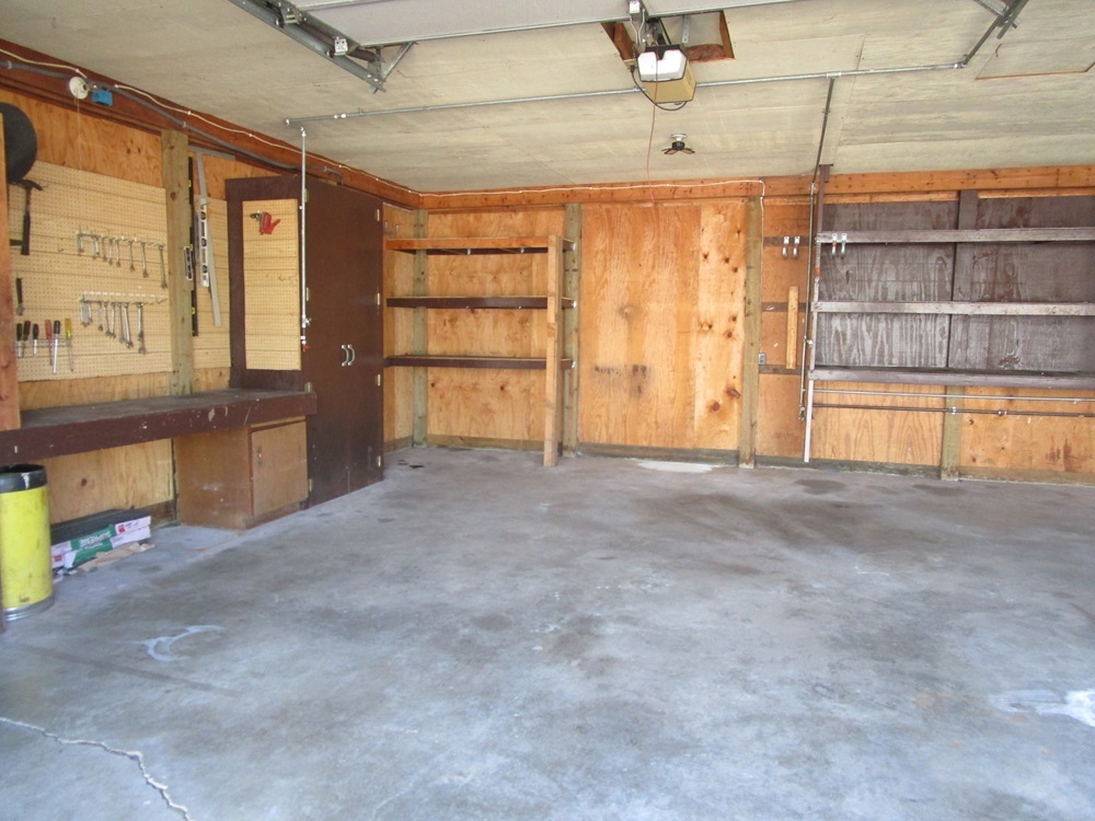 111 S Elm Street Property Photo 13
