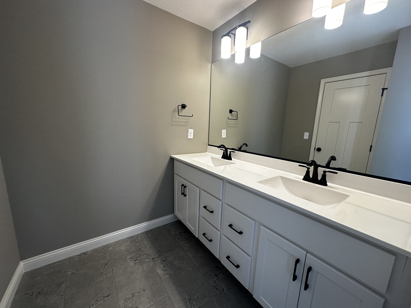 1710 Bluestone Drive Property Photo 18