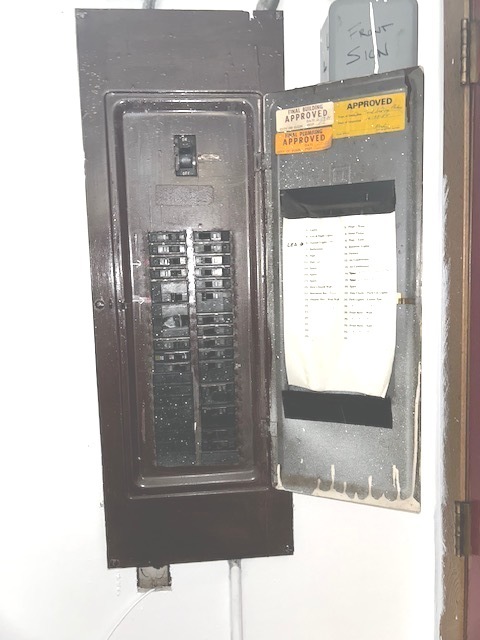 880 E Chicago Street Property Photo 12